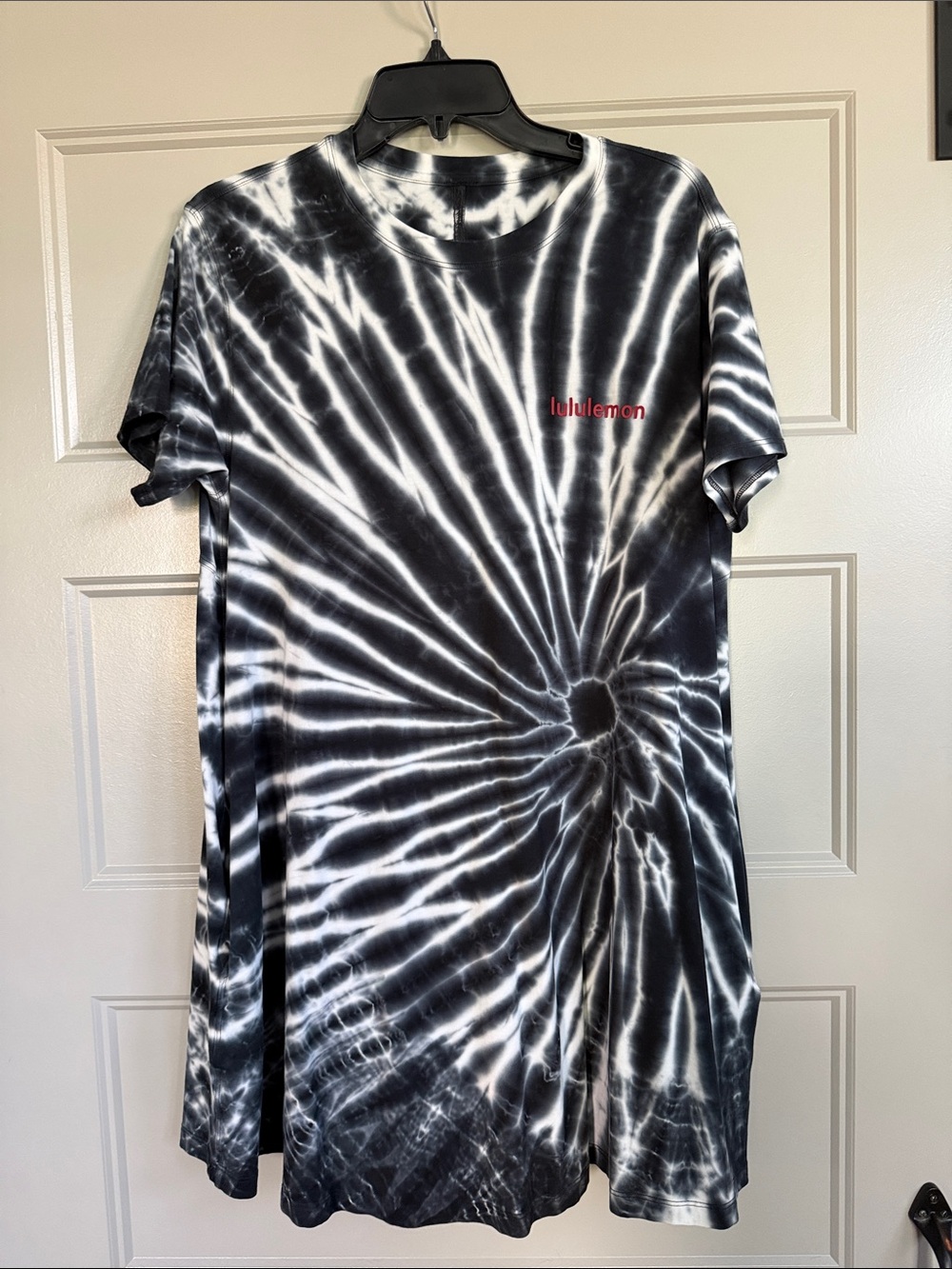 Lululemon Athletica Black & White Tie-Dye Short Sleeve Tee Shirt Dress